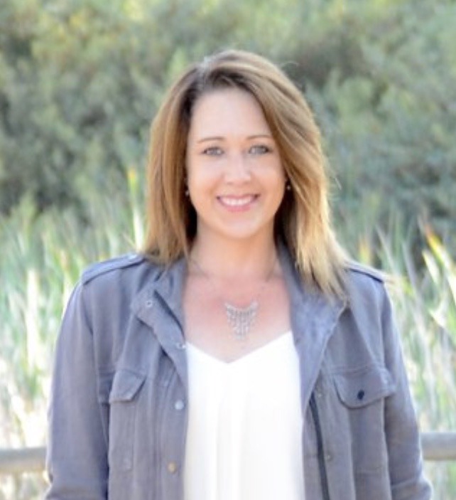 Headshot of Lisa Fuller, sales director